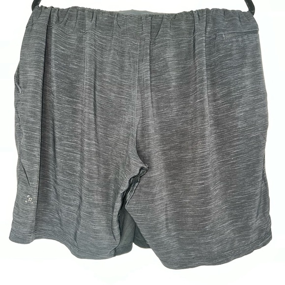 051. Lululemon Men's T.H.E Short 9" - Size XL - Picture 2 of 7